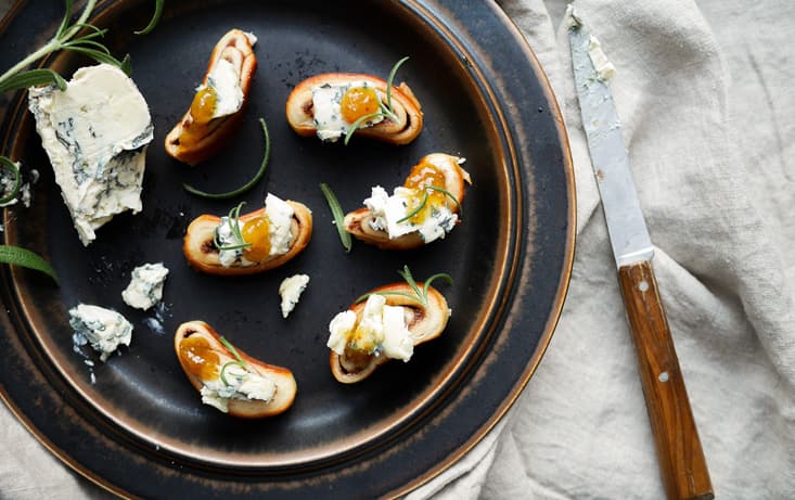 Snittar med  kanelgiffel, ädelost och fikonmarmelad | Pågen